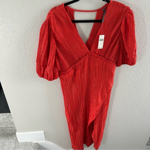 By Anthropologie NWT V-Neck Pleated Slim Midi Dress - Picture 3 of 8